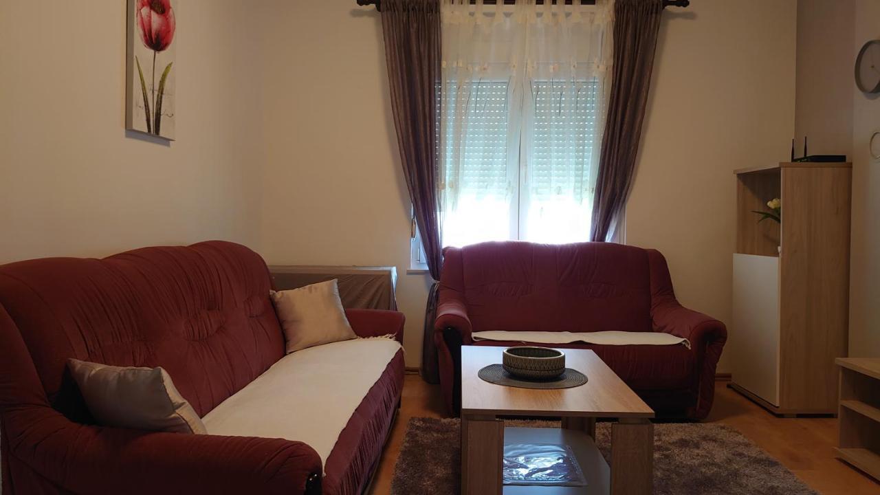 Apartments Tulipan - With Free Private Parking Garage Mostar Exterior photo