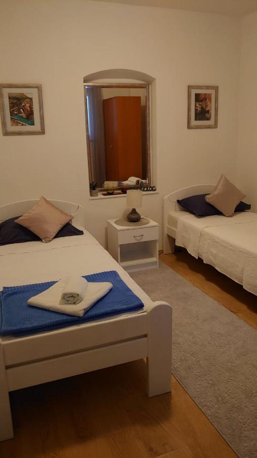 Apartments Tulipan - With Free Private Parking Garage Mostar Exterior photo