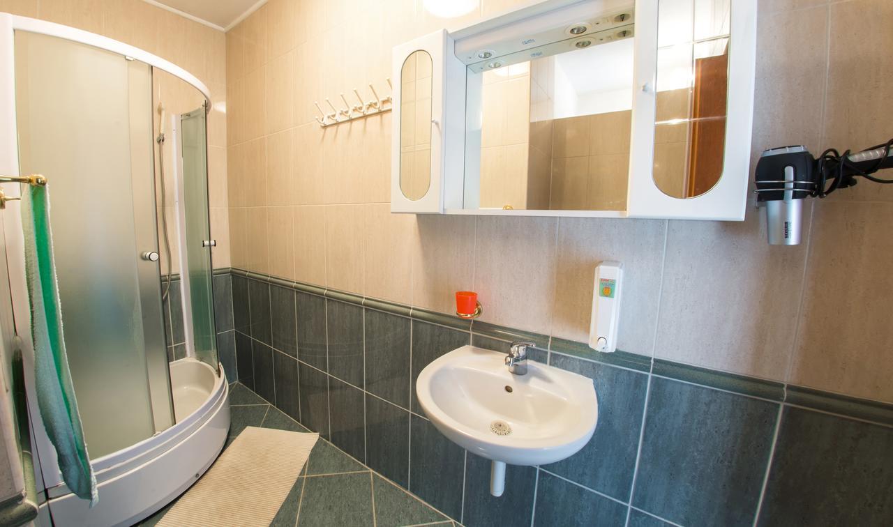 Apartments Tulipan - With Free Private Parking Garage Mostar Exterior photo