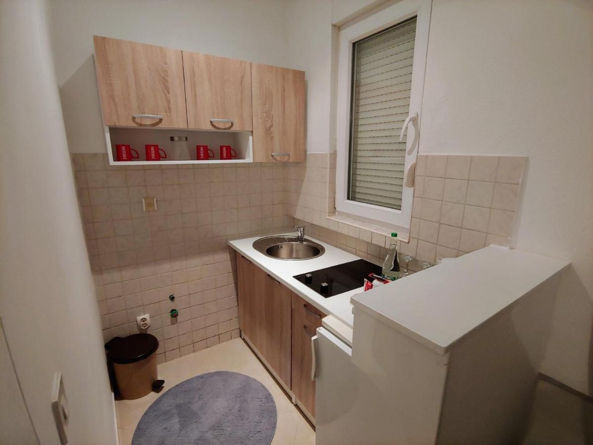 Apartments Tulipan - With Free Private Parking Garage Mostar Exterior photo
